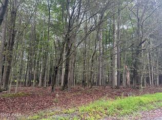 Oakwood Dr, Greentown, PA