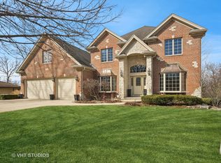 260 N Forest Dr, Addison, IL 60101