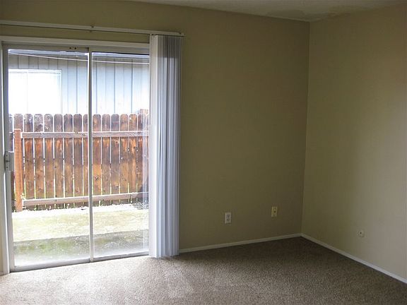 5th image of 628 Berrydale Ave APT 11