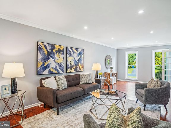 5th image of 5 Founders Mill Ct