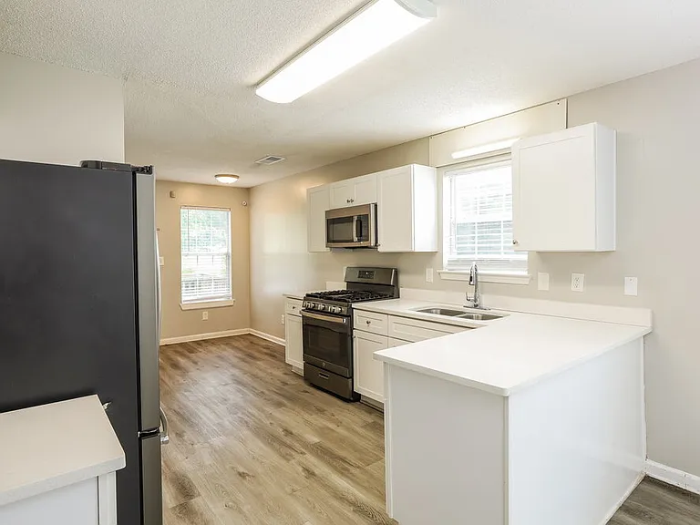 1376 Camrose Ct — Photo 7