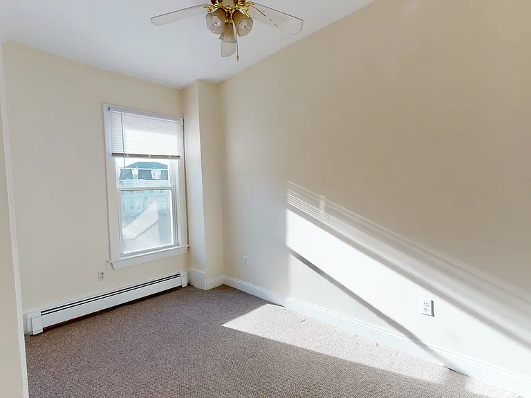 15-2 Linden St — Photo 16