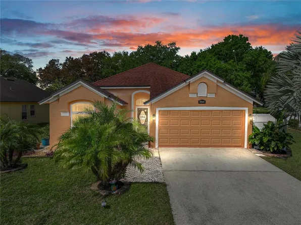 5937 Azure Dr, Wesley Chapel, FL 33545