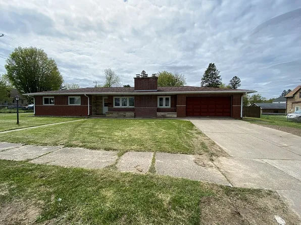 613 N 7th Ave, Iron River, MI 49935
