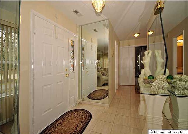 2nd image of 18 Aspen Avenue