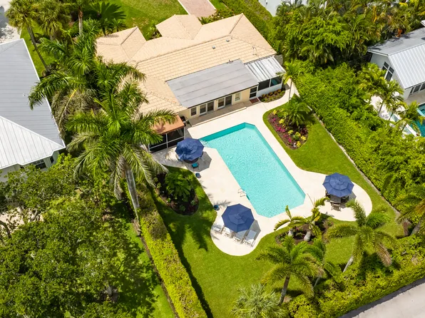 435 13th Ave S, Naples, FL 34102