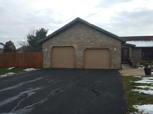 21710 Owens Rd, New Lenox, IL 60451