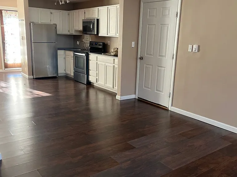 614 Armandale St — Photo 13