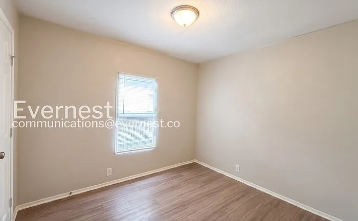 11711 Greenglen Dr — Photo 12