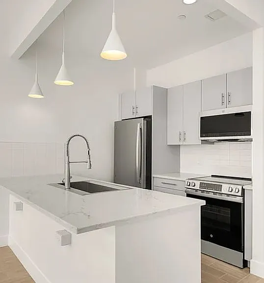 2833 Brighton 3 St #4C — Photo 4