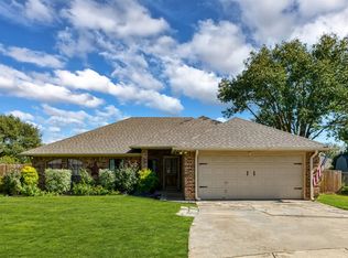 7633 Teresa Ct, North Richland Hills, TX 76182