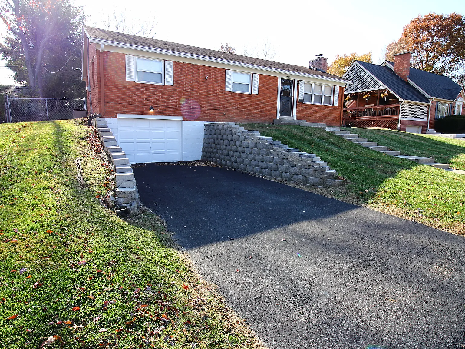 3 bed, 1.5 bath, 1269 sqft, $1,650 — Photo 2