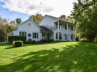 8000 Heather Knl SE, Ada, MI 49301