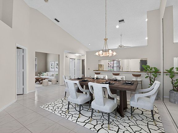 4th image of 7906 Lexington Club Boulevard #B