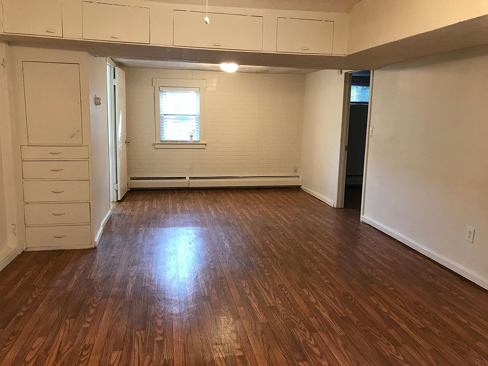 2nd image of 8 Taylor St