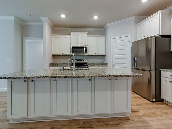 5th image of 183 Lightning Bug Ln