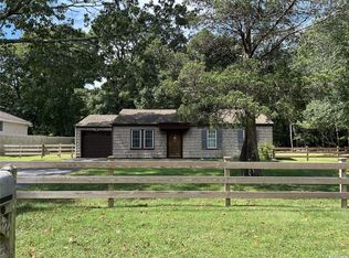 42 Crescent St, Yaphank, NY 11980