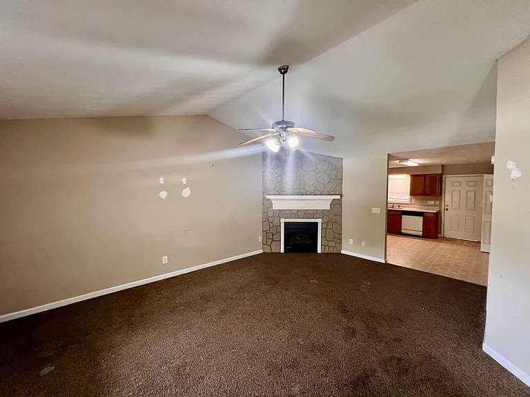 180 Stone Henge Ln #LANEE1 — Photo 3