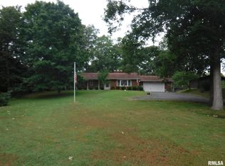 605 N Hamilton St, Salem, IL 62881