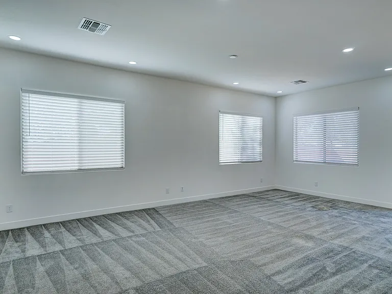 13533 N 146th Ln — Photo 35