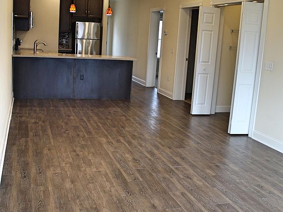 4th image of 419 Overton St Unit B