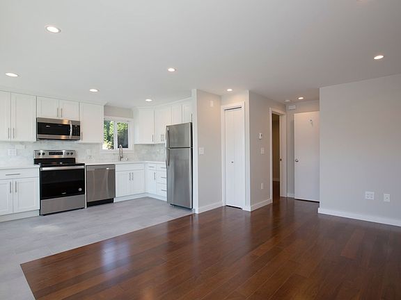 4th image of 1020 5th Ave N #1