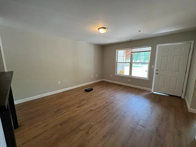 2 bed, 995 sqft, $1,025 — Photo 3