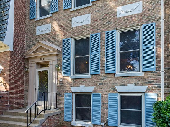 3rd image of 502 Council Ct NE
