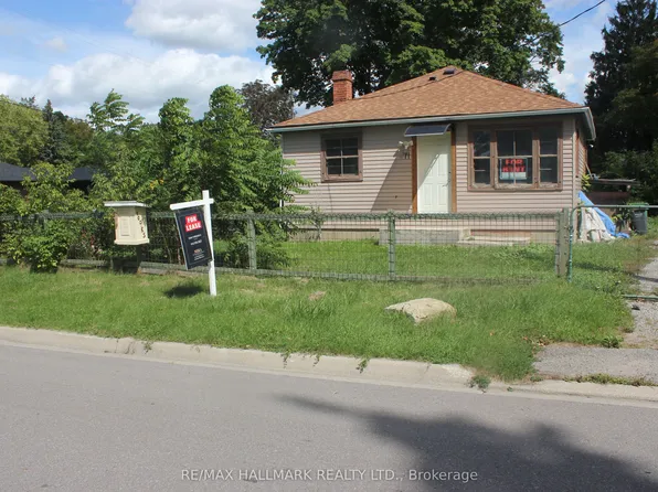 71 John St, Caledon, ON L7E 3H4
