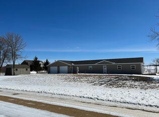 1559 Dickson Dr, Hendricks, MN 56136