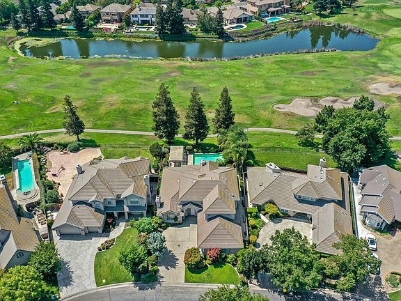 2nd image of 3826 Gleneagles Dr