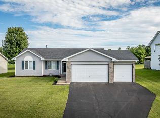 13296 Springhill Dr, Winnebago, IL 61088