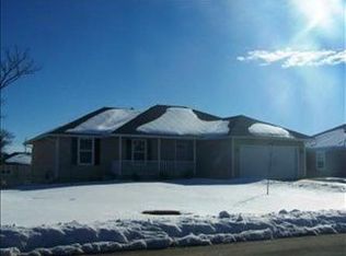 3848 NW Oak View Dr, Topeka, KS 66618