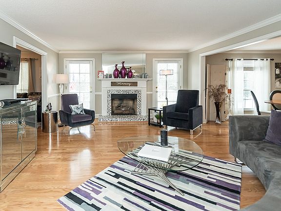 3rd image of 1521 Hedgeford Dr APT 12