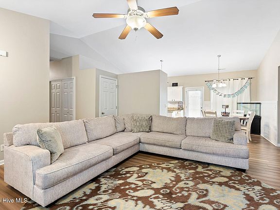 3rd image of 105 Maidstone Drive