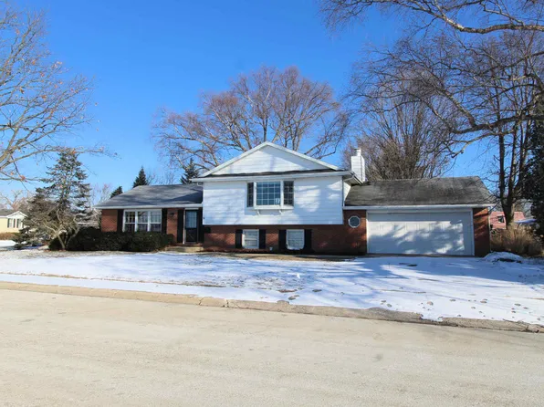 2225 W Hawkins St, Kankakee, IL 60901