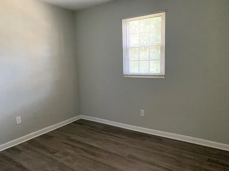 1901 Cleveland Ave — Photo 2