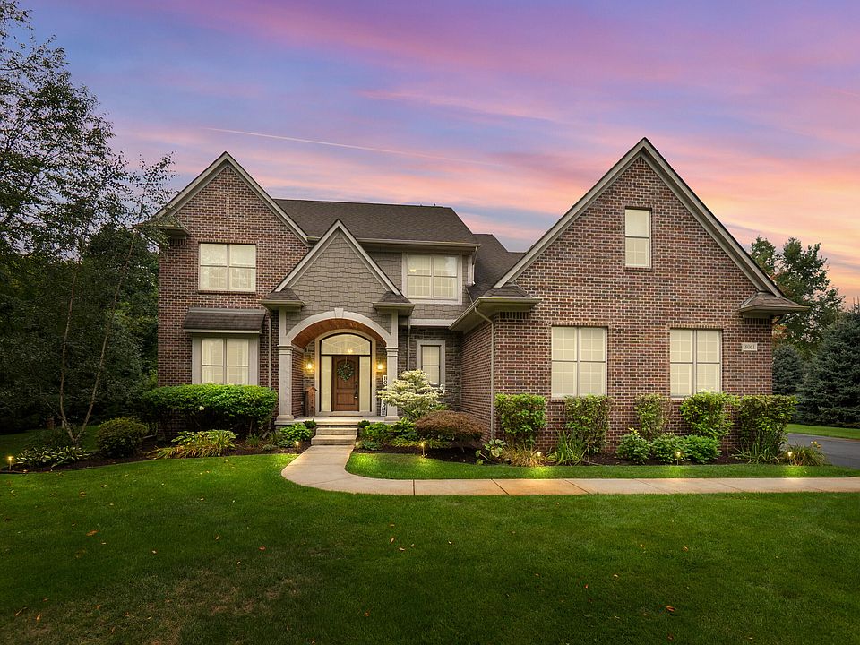 1st image of 8061 Pine Ridge Ct