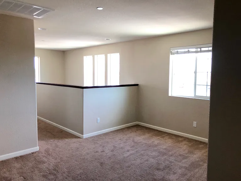 2554 Walker Dr — Photo 25