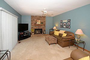5th image of 1071 Gloria Dr
