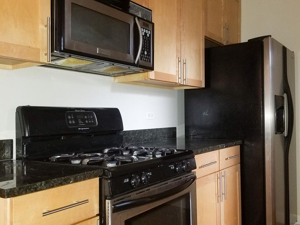 1st image of 4706 N Winchester Ave APT 1