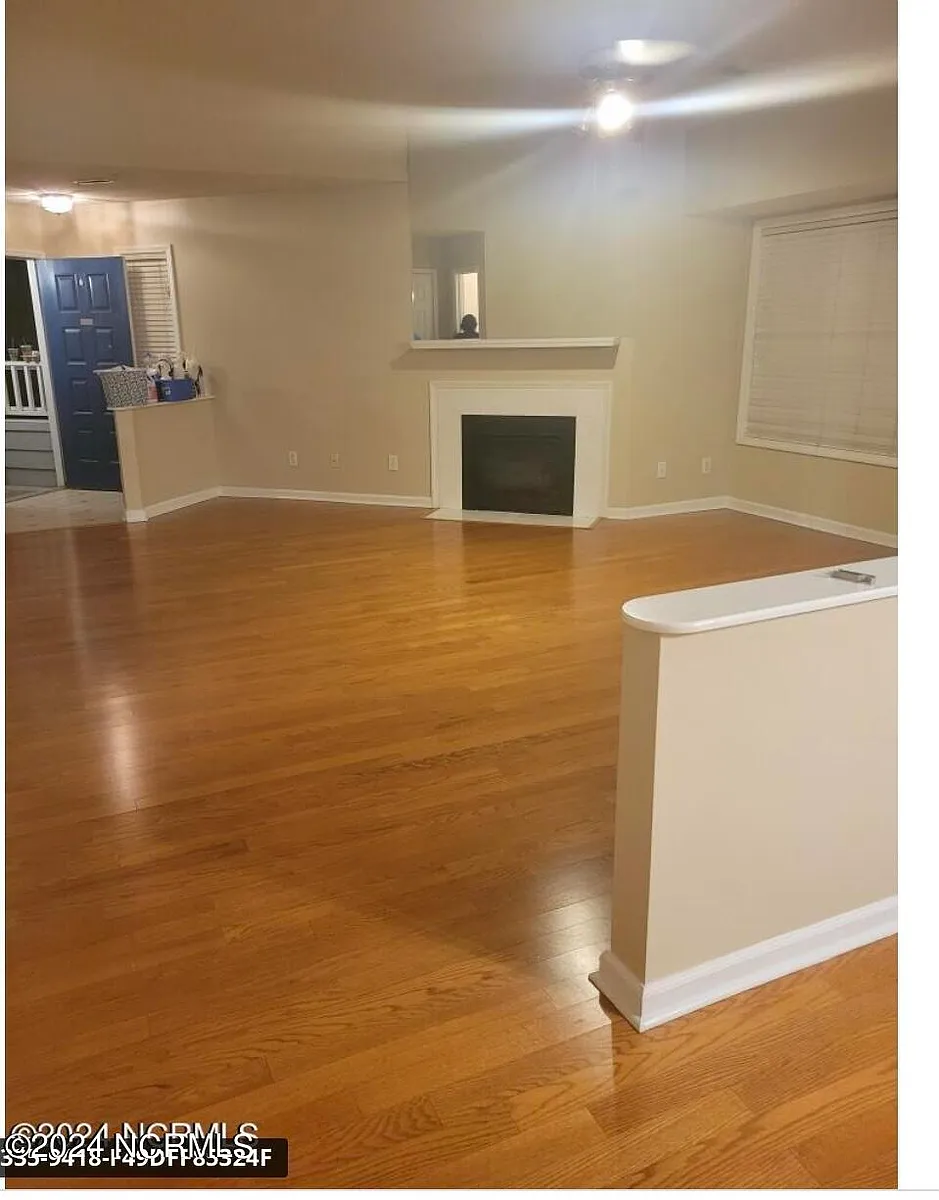 Building Photo - 112 Breezewood Dr #E