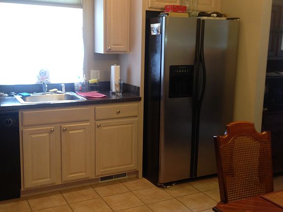 2nd image of 4017 Pond View Dr
