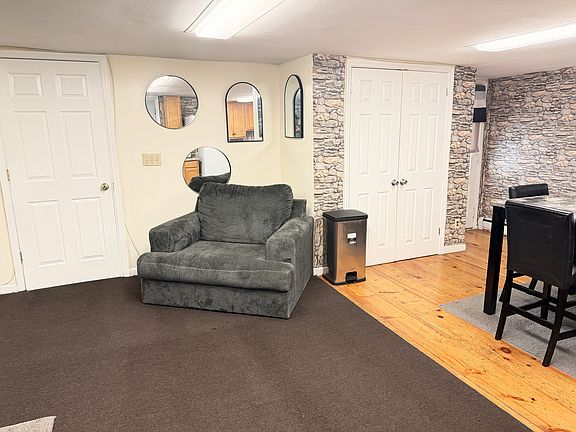 5th image of 636 Main St APT 4