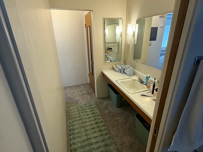 535 NE Maiden Ln #319 — Photo 6