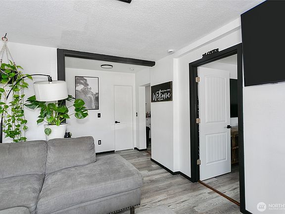 5th image of 1123 S M Street
