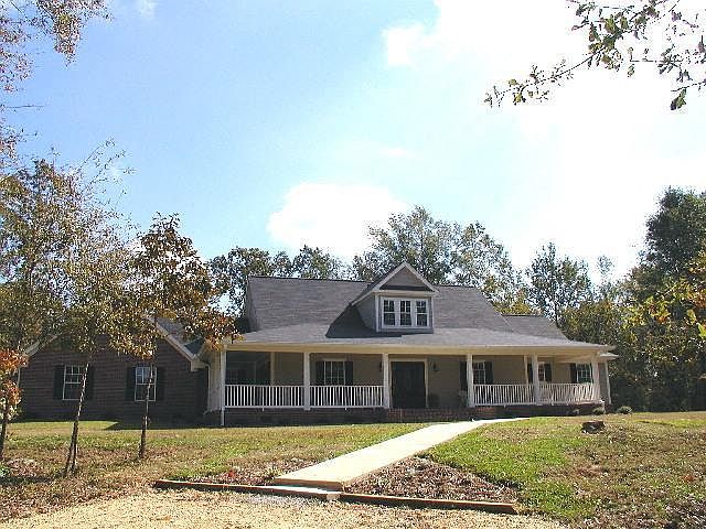 1st image of 405 Lura Dr