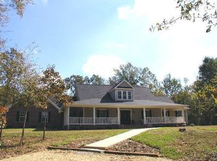 405 Lura Dr, Columbus, MS 39702