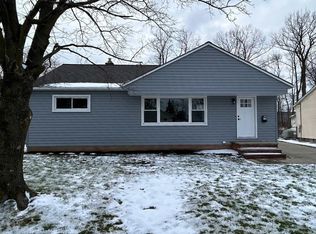6108 Westerham Rd, Mayfield Heights, OH 44124