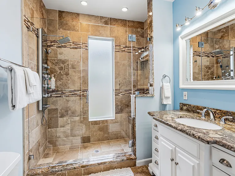 614 SE 5th Ct — Photo 36